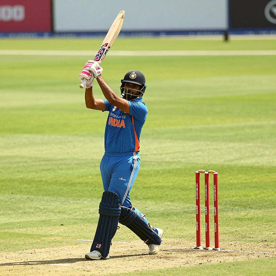 Bishop's Debut and Mushfiqur's Injury: The Truth of a Spin-Friendly Pitch